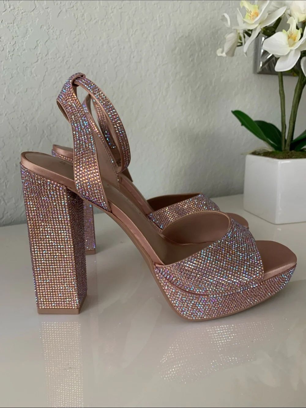NWT Gianni Bini Rhinestone Platform Ankle Strap Block Heels Sandals Size 9,5